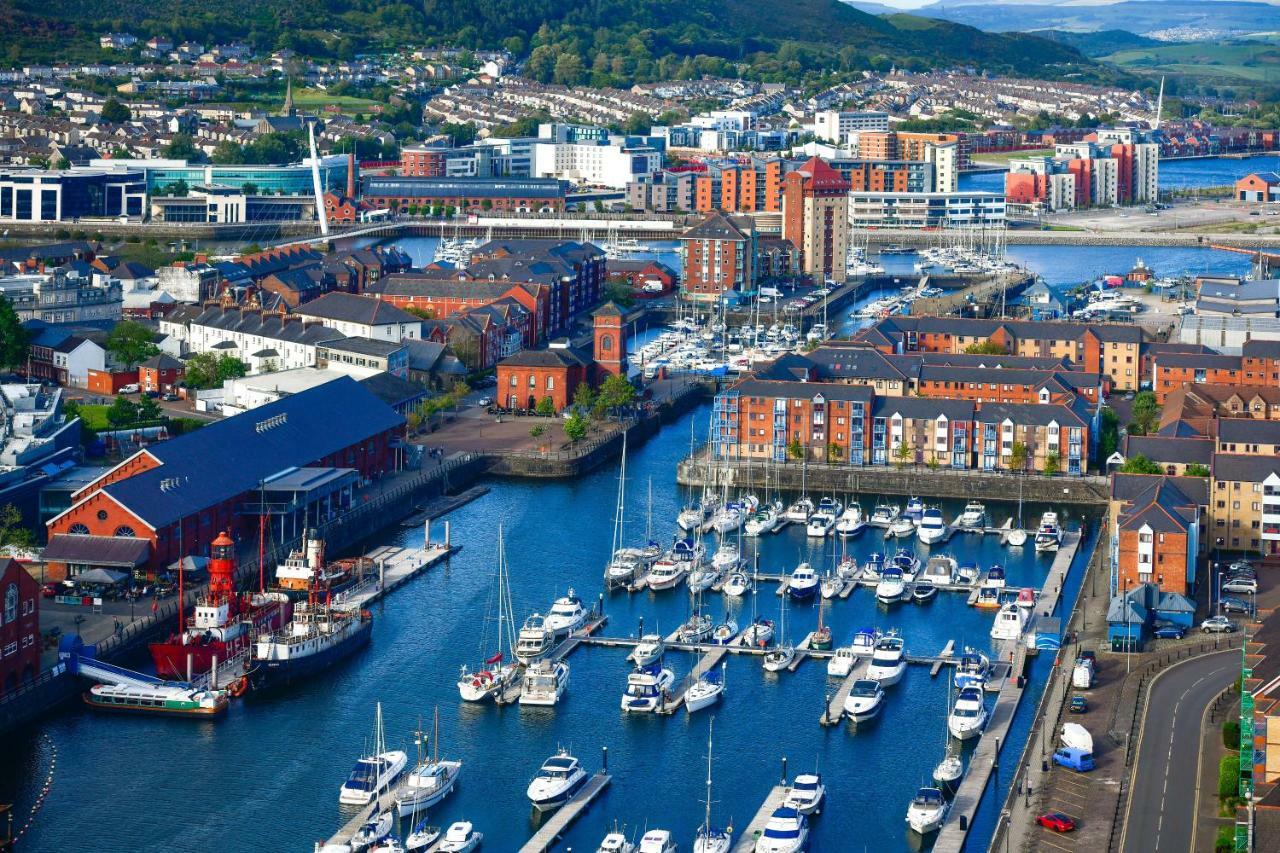Just Stay Wales - Meridian Quay Penthouses Swansea Exterior foto